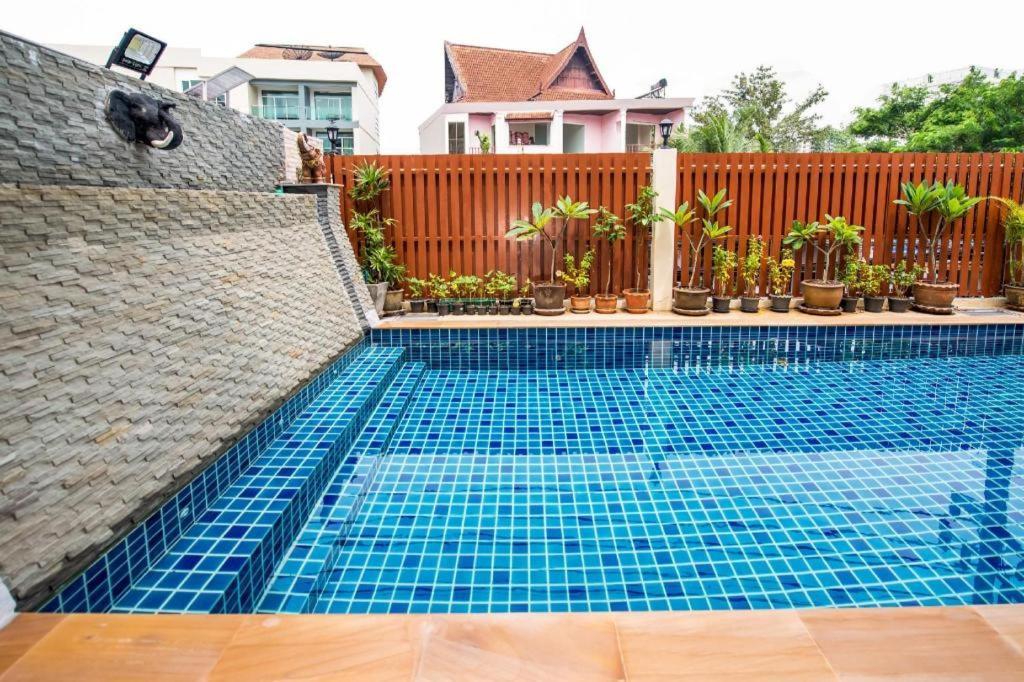 Hotel Oyo 343 Wanna Marine Patong Zewnętrze zdjęcie