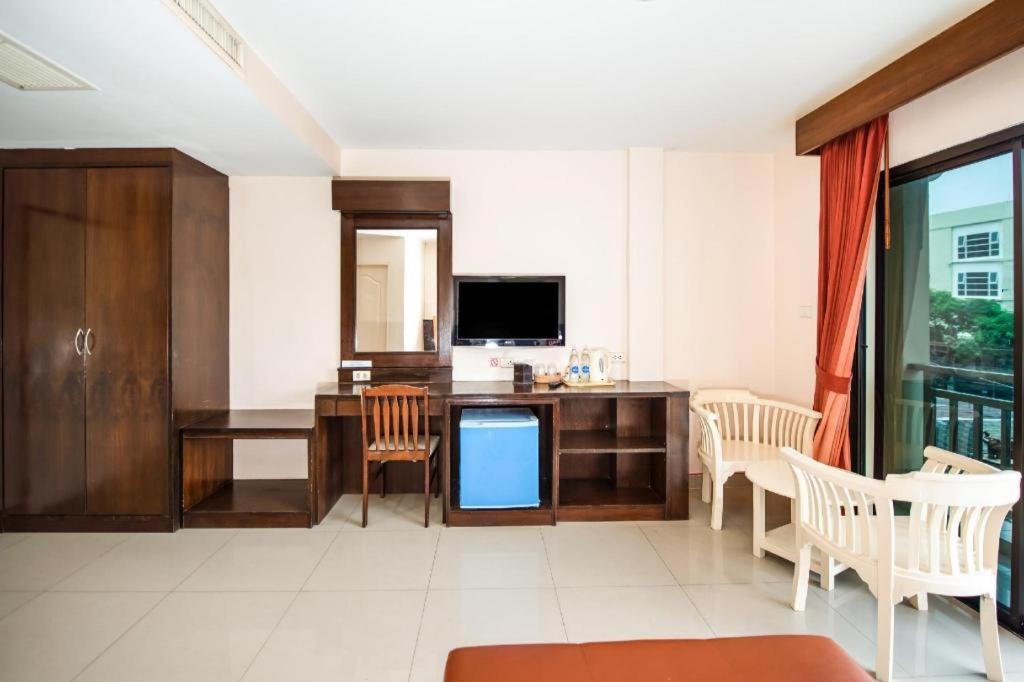 Hotel Oyo 343 Wanna Marine Patong Zewnętrze zdjęcie