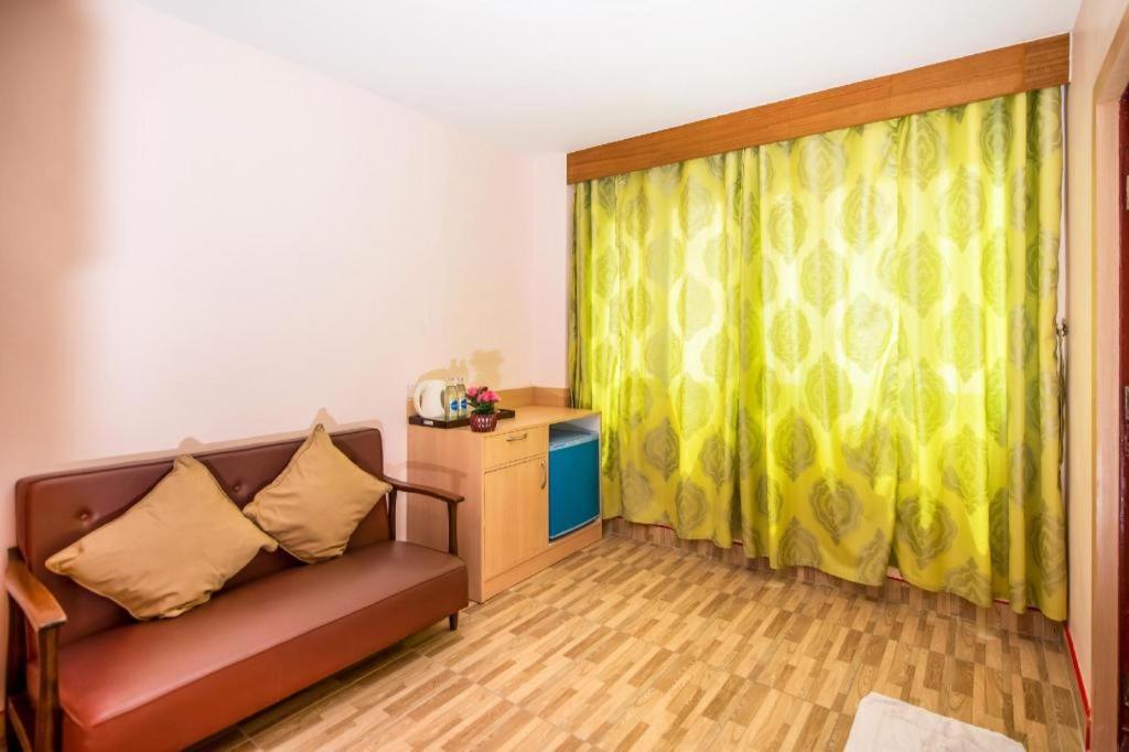 Hotel Oyo 343 Wanna Marine Patong Zewnętrze zdjęcie